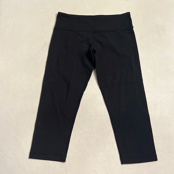 30. Lululemon Wunder Under Crop *Mid-Rise 19" Black - Picture 1 of 4